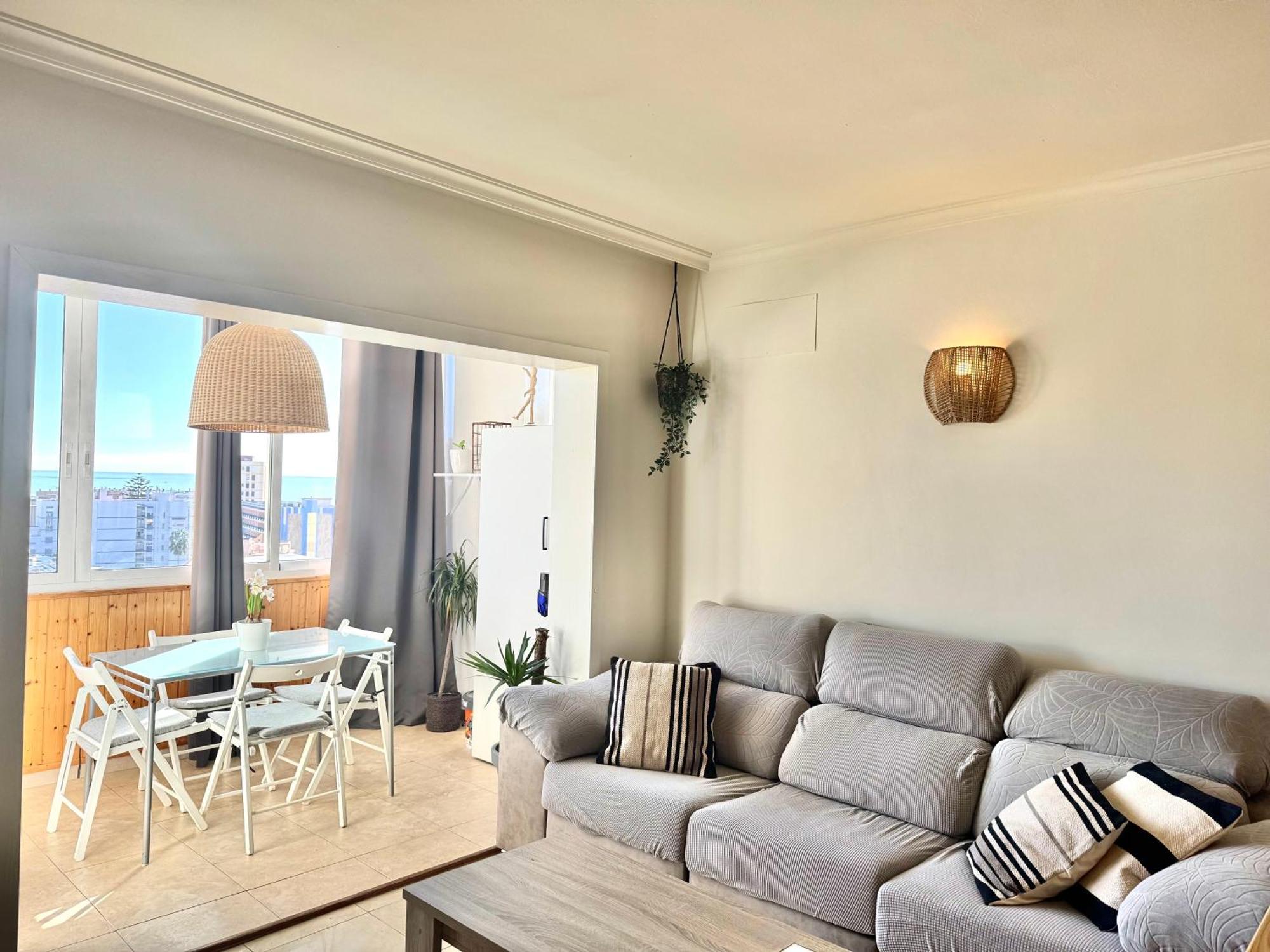 Cozy With Sea View & Pool Apartment Fuengirola